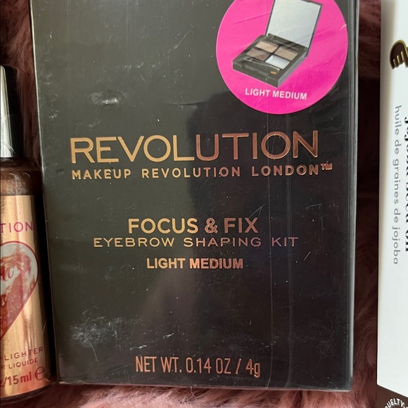 Make-Up Bundle #L5 - Picture 3 of 6